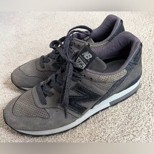 New Balance “Distinct Authors” 996 collection, Men's Gray Sneakers, size 10 US.